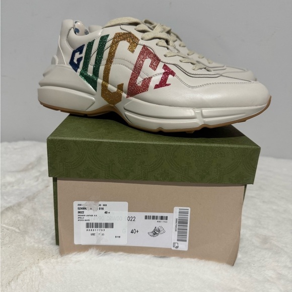 Gucci Cream Sneakers with Multicolor Logo - Picture 6 of 7
